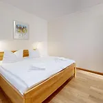 Strandnahe Mit 2 Schlafzimmern Und Terrasse, Residenz Margarete, דירה