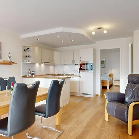 Apartment Strandnahe Mit 2 Schlafzimmern Und Terrasse, Residenz Margarete,