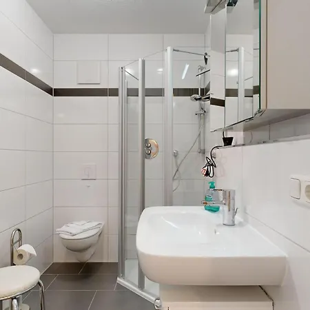 Apartment Strandnahe Mit 2 Schlafzimmern Und Terrasse, Residenz Margarete, Binz